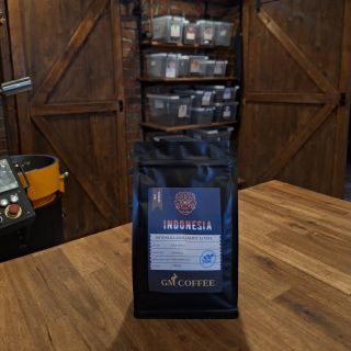 Naše Java Jampit Estate tě potěší svou jemnou chutí a harmonickým pražením☕️.Přijďte ochutnat do naší pražírny nebo...